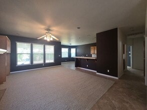 4722 W Nicholas Ct in Visalia, CA - Building Photo - Building Photo