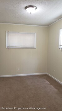 4220 Maplewood Dr photo'