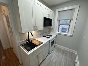 1673 Commonwealth Ave, Unit 2 in Boston, MA - Building Photo - Building Photo