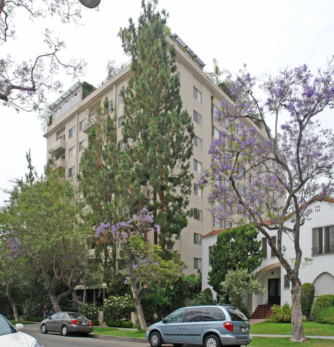 435 Beverly Oakhurst in Beverly Hills, CA - Foto de edificio - Building Photo