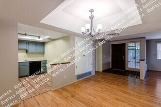 8271 N Oracle Rd in Tucson, AZ - Building Photo - Building Photo