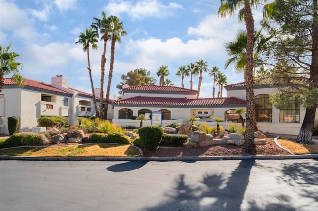 8455 W Sahara Ave in Las Vegas, NV - Building Photo - Building Photo
