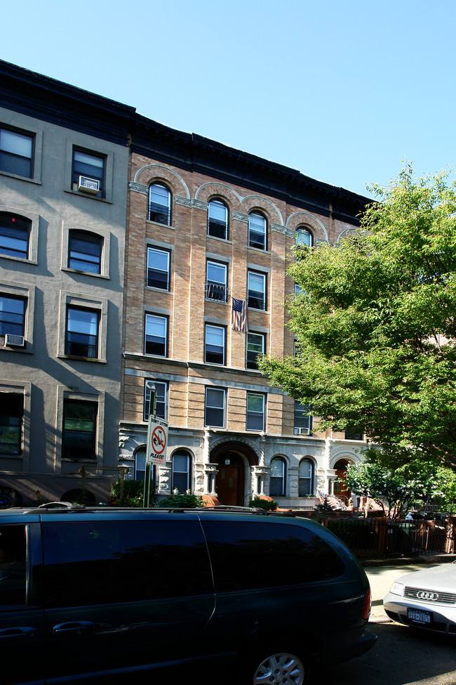 86 1st Pl in Brooklyn, NY - Foto de edificio - Building Photo