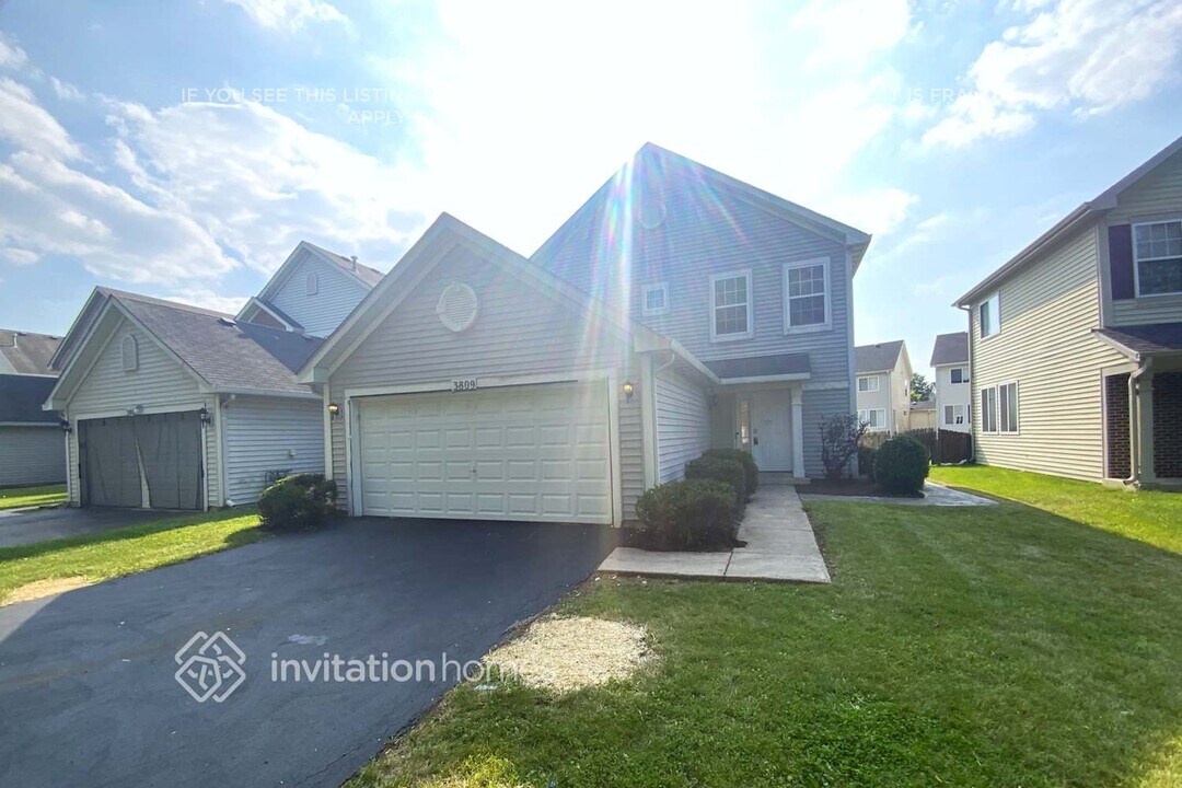 3809 Adesso Ln in Joliet, IL - Foto de edificio