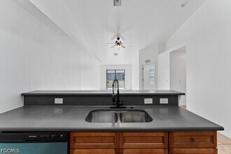 1054 SE 10th St in Cape Coral, FL - Building Photo - Building Photo