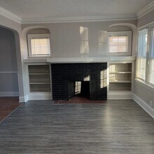 10909 Park Heights Ave in Garfield Heights, OH - Building Photo - Building Photo