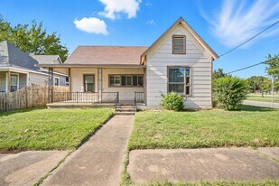 1025 Chaffin St in Sherman, TX - Building Photo