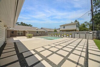 1614 Droxford Dr in Houston, TX - Building Photo - Building Photo