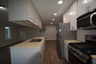 1374 Enota Ave NW in Gainesville, GA - Building Photo - Building Photo