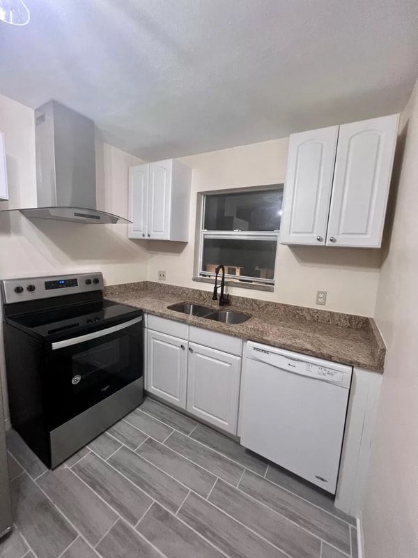 5645 Central Ave in St. Petersburg, FL - Foto de edificio - Building Photo