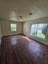 3942 E 186th St in Cleveland, OH - Building Photo - Building Photo