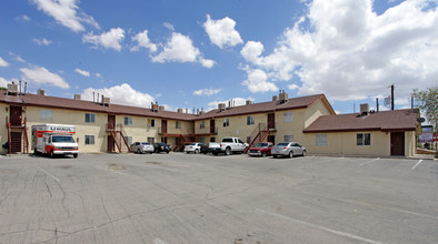 Sunny Villas in El Paso, TX - Building Photo - Building Photo