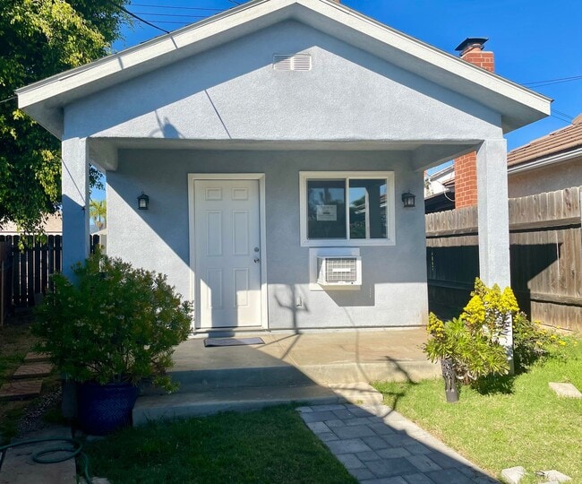 property at 1609 W Badillo St