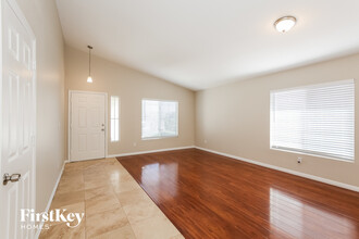 5225 Meadow Rock Ave in Las Vegas, NV - Building Photo - Building Photo