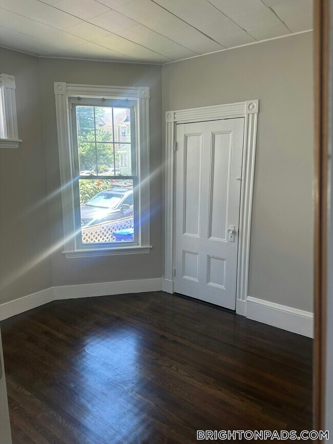46 Cushman St in Watertown, MA - Building Photo - Building Photo