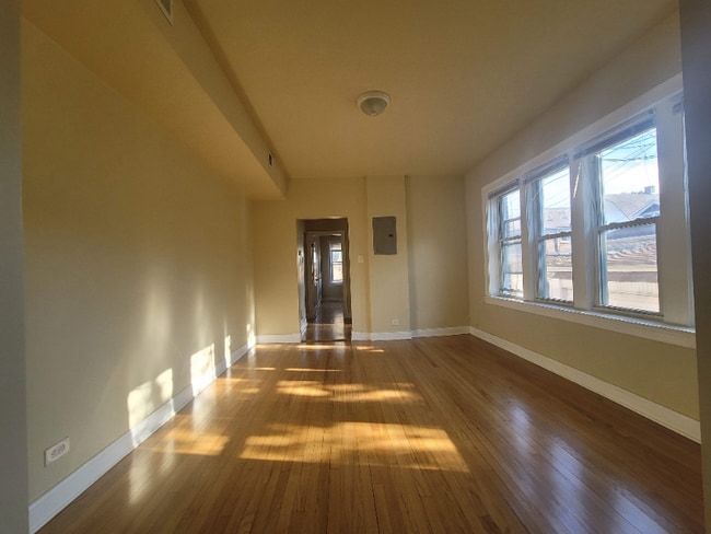 1645 W 80th St