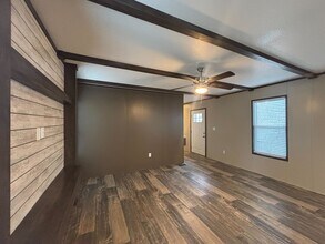 1612 N 6th St in Conroe, TX - Building Photo - Building Photo