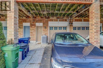 4271A Lawrence Ave E in Toronto, ON - Building Photo - Building Photo