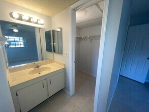 4185 Oak Terrace Dr in Greenacres, FL - Building Photo - Building Photo