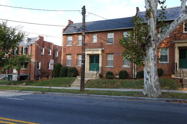 2724 Minnesota Ave SE in Washington, DC - Building Photo - Building Photo