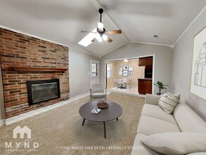1922 Briar Meadow Dr in Arlington, TX - Building Photo - Building Photo