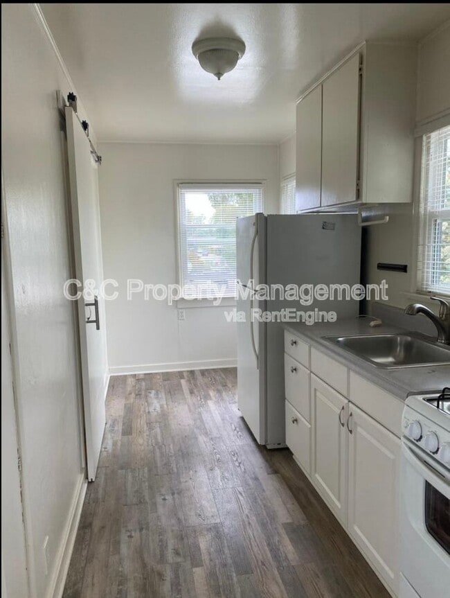 21625 E Cliff Dr in Santa Cruz, CA - Building Photo - Building Photo