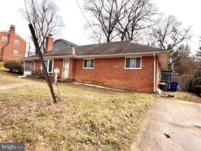 2121 Patrick Henry Dr in Arlington, VA - Building Photo - Building Photo