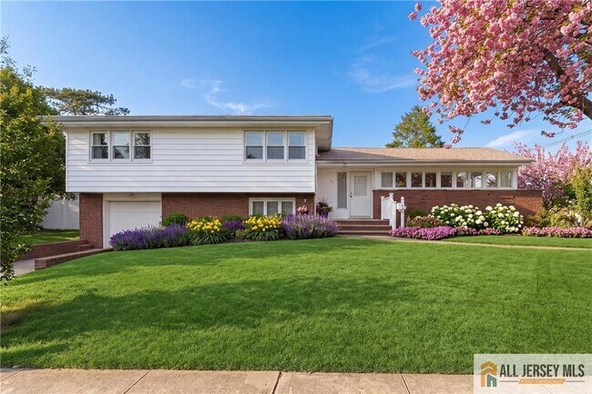property at 33 Beryl St
