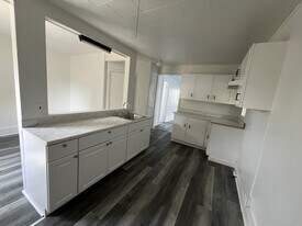 20 Livingston St, Unit 2 in Catskill, NY - Building Photo