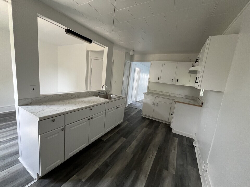 20 Livingston St, Unit 2 in Catskill, NY - Building Photo