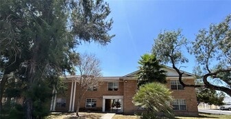 10 E Walnut Ave in McAllen, TX - Building Photo
