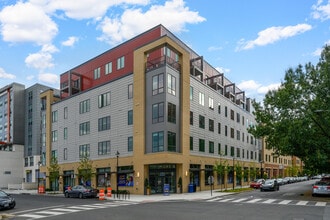 Alate Old Town 62+ Senior Living in Alexandria, VA - Building Photo - Building Photo