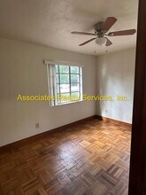 906 NE 9th Ave in Gainesville, FL - Building Photo - Building Photo