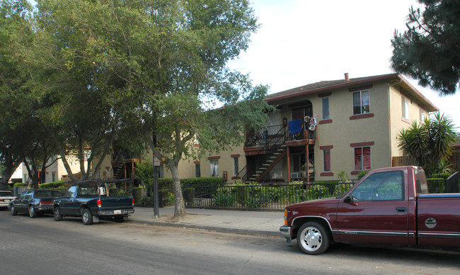 83-91 Roundtable Dr in San Jose, CA - Building Photo - Building Photo