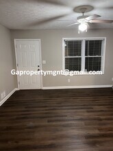 231 Waddell Dr in Bremen, GA - Foto de edificio - Building Photo