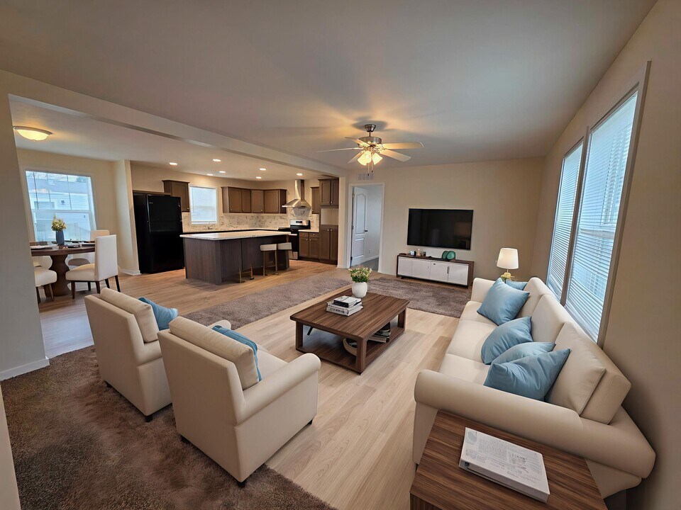 3681 Hawthorne St in Village of Clarkston, MI - Foto de edificio