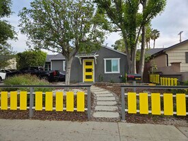 22116 Gilmore St in Canoga Park, CA - Building Photo