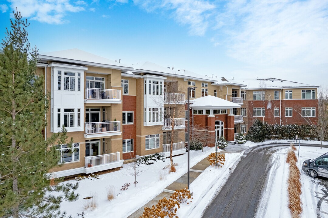 The Wyldewood Condominiums in Wayzata, MN - Foto de edificio