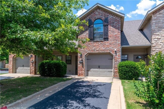 property at 3534 W Chevaux Dr