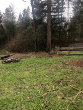 5744 New Hope Rd in Grants Pass, OR - Building Photo - Building Photo