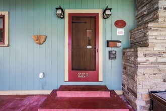 221 Park Ln in Austin, TX - Building Photo - Building Photo