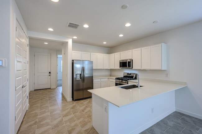 17347 W Gray Fox Trl in Surprise, AZ - Building Photo - Building Photo