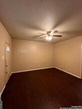 6911 US-281 in Pleasanton, TX - Building Photo - Building Photo