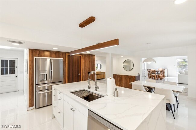 1182 Betmar Blvd in North Fort Myers, FL - Building Photo - Building Photo