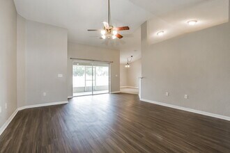 7134 Summit Dr in Winter Haven, FL - Building Photo - Building Photo