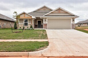 560 Hackberry Ln in Washington, OK - Building Photo