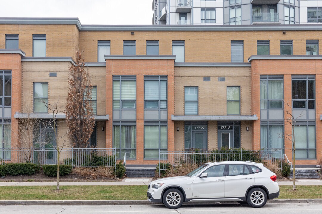 175 Bonis Av in Toronto, ON - Building Photo