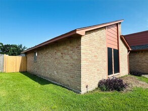 19834 Arrowsmith Dr in Humble, TX - Foto de edificio - Building Photo