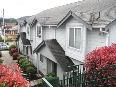 Mountian View Townhomes in Eatonville, WA - Foto de edificio