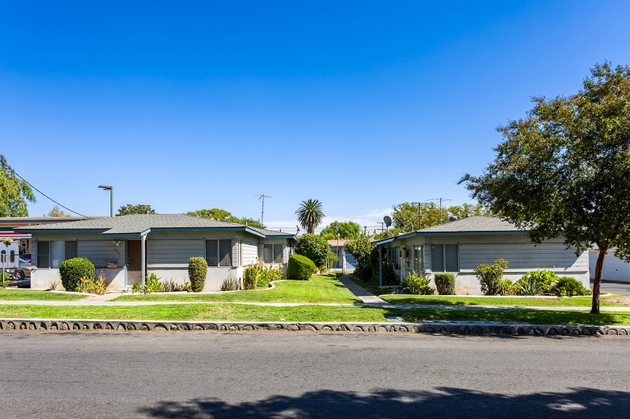 Vine Avenue Apartments in Ontario, CA - Building Photo